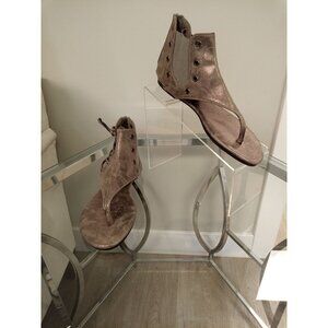 NWOT Women's Pierre Dumas Adele Gladiator Sandals Metallic Pewter Size 7